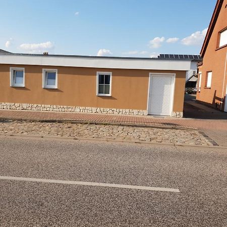 Tinas Ferienwohnung Hohendodeleben Екстер'єр фото