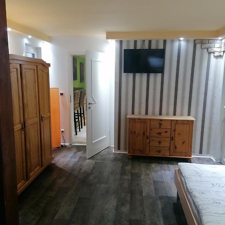 Tinas Ferienwohnung Hohendodeleben Номер фото