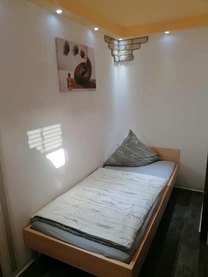 Tinas Ferienwohnung Hohendodeleben Екстер'єр фото