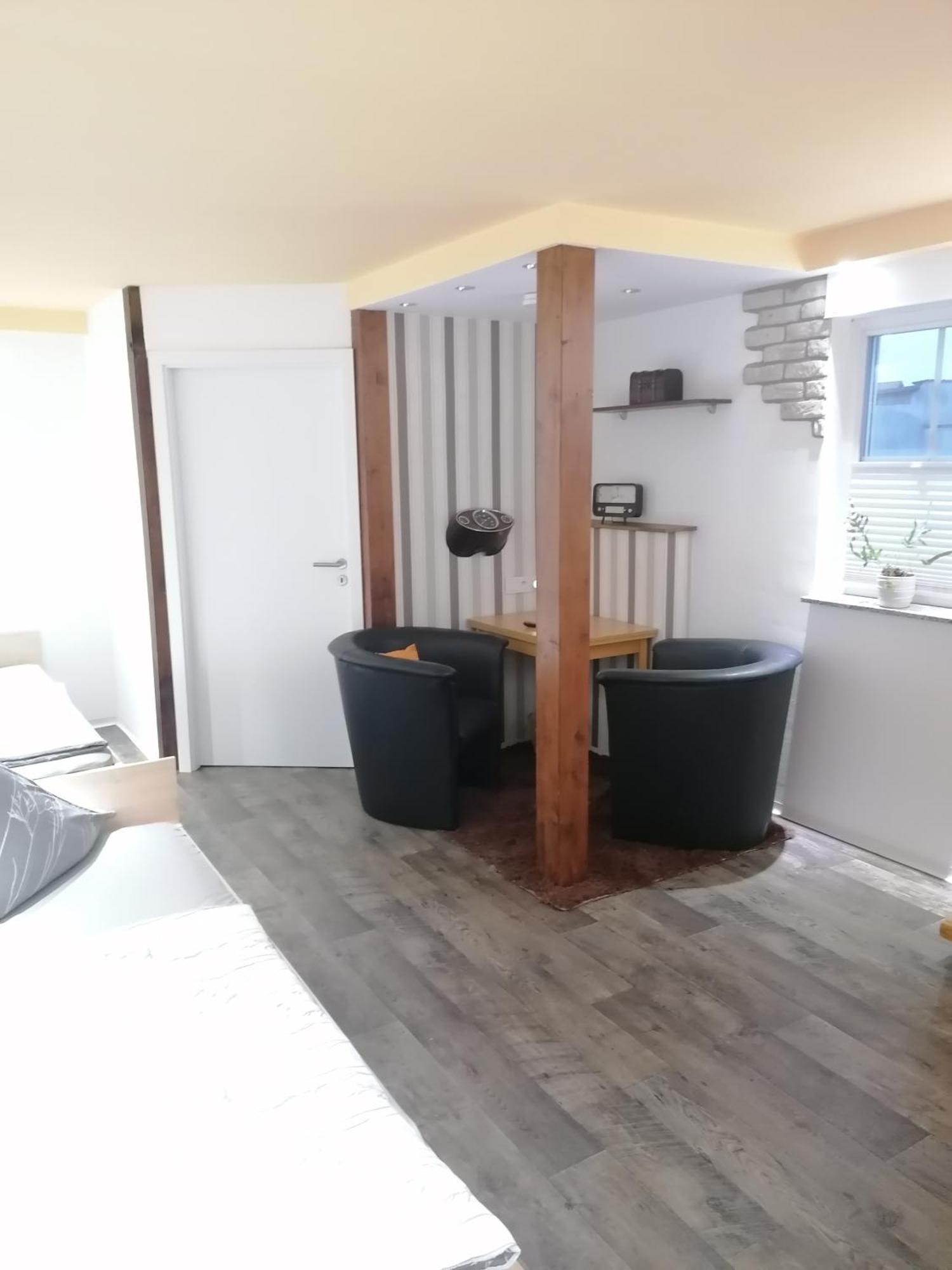 Tinas Ferienwohnung Hohendodeleben Номер фото